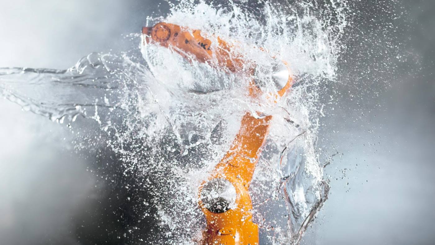 KR Agilus waterproof per il settore di macchine utensili